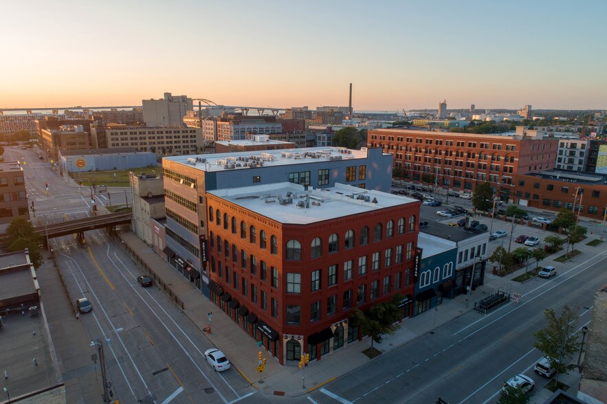 More Photos Of 133 W Pittsburgh Ave, Milwaukee Apartments For Lease