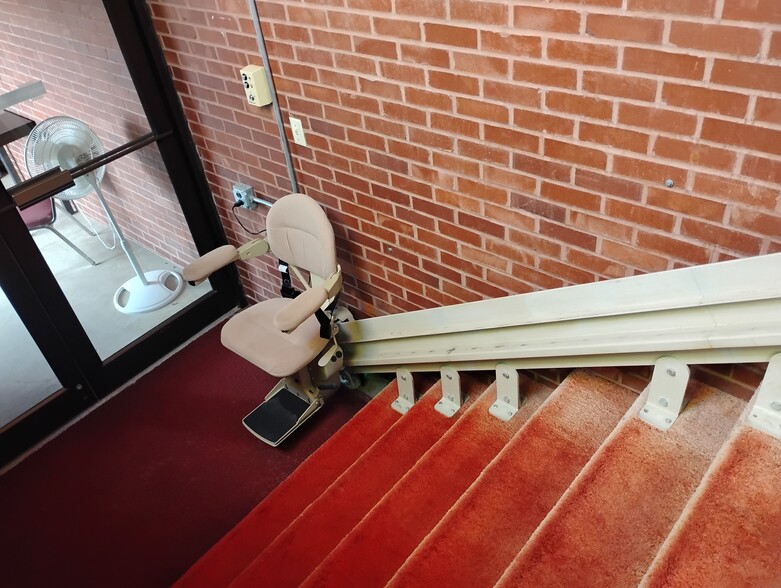 More Photos Of 906 Elm St, Coffeyville Religious Facility For Sale