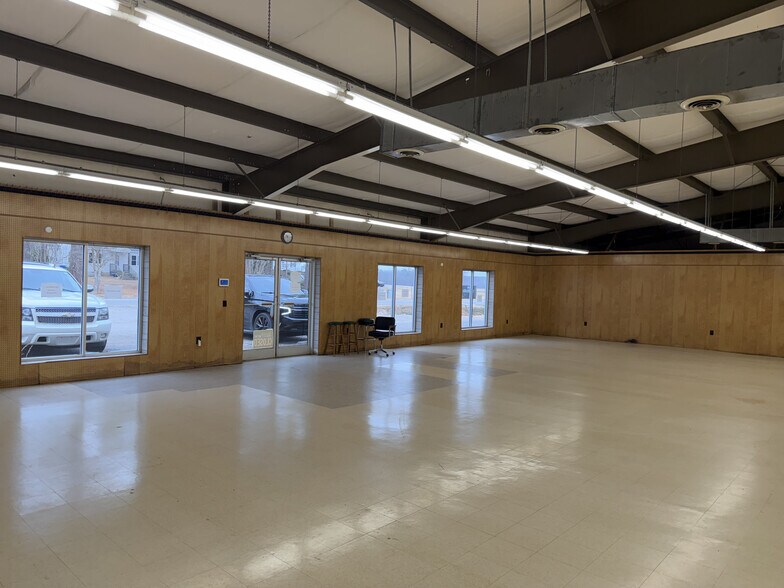 More Photos Of 11225 Finch ave, Middlesex Warehouse For Sale