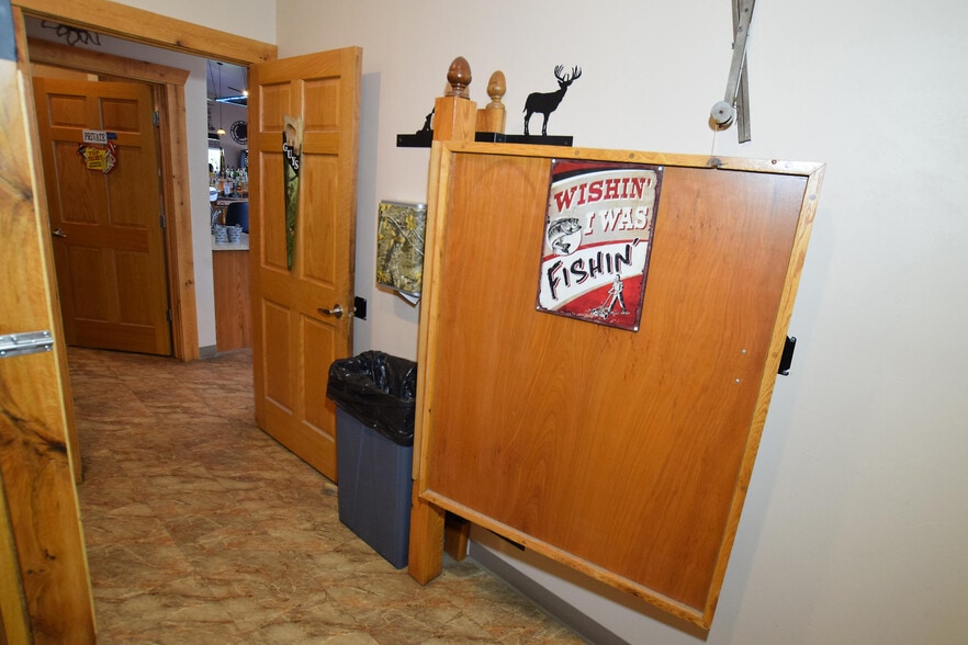 More Photos Of N7625 Parkway Rd, Crivitz Restaurant For Sale