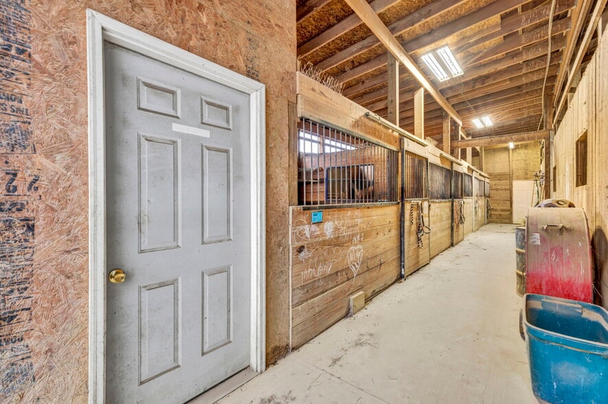 More Photos Of 16449 S Boone Rd, Columbia Station Specialty For Sale