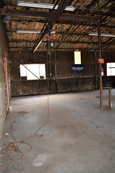 More Photos Of 1737 Hwy 81, Pearsall Warehouse For Sale