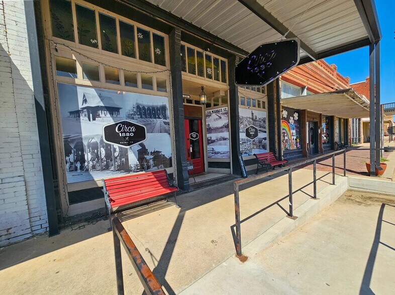More Photos Of 210 Market St, Baird Restaurant For Sale