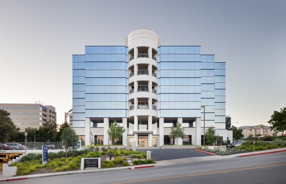 More Photos Of 5880 Oberlin Dr, San Diego Office For Sale