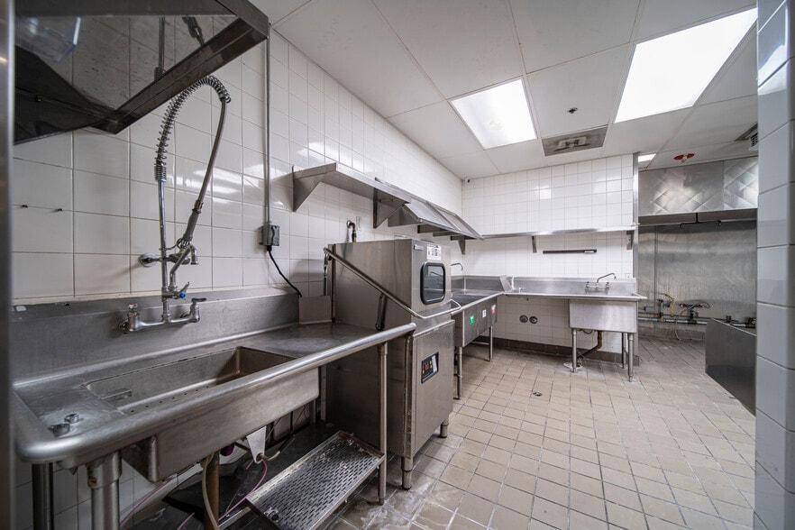 More Photos Of 580 N Atlantic Blvd, Monterey Park Apartments For Lease