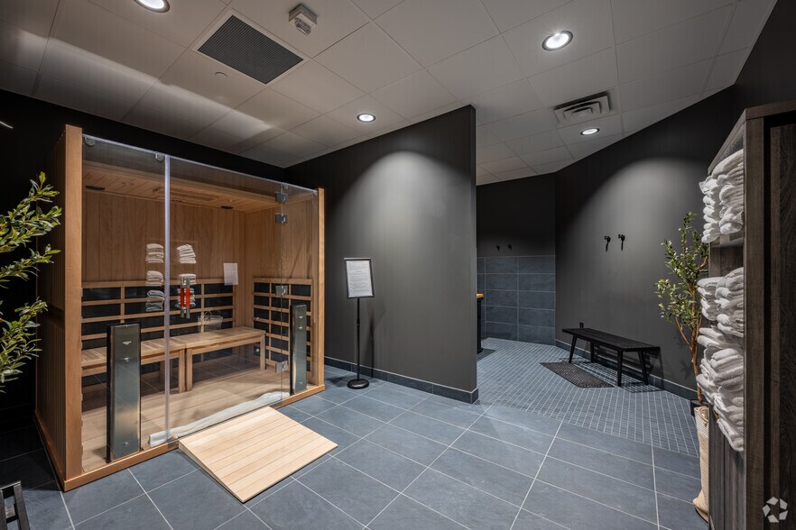 More Photos Of 800 LaSalle Ave, Minneapolis Office For Lease