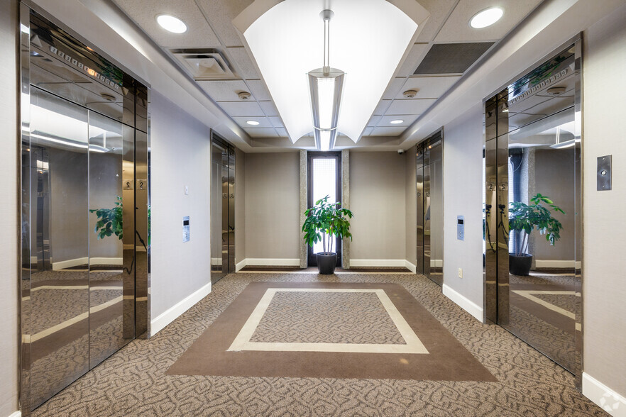 More Photos Of 301 E Main St, Lexington Office For Lease