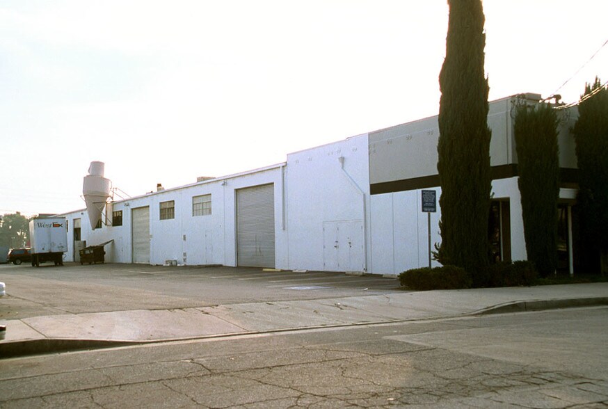 More Photos Of 9132-9150 De Soto Ave, Chatsworth Warehouse For Lease