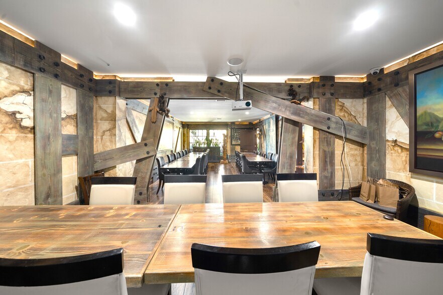 More Photos Of 228 S Oxford Ave, Los Angeles General Retail For Sale