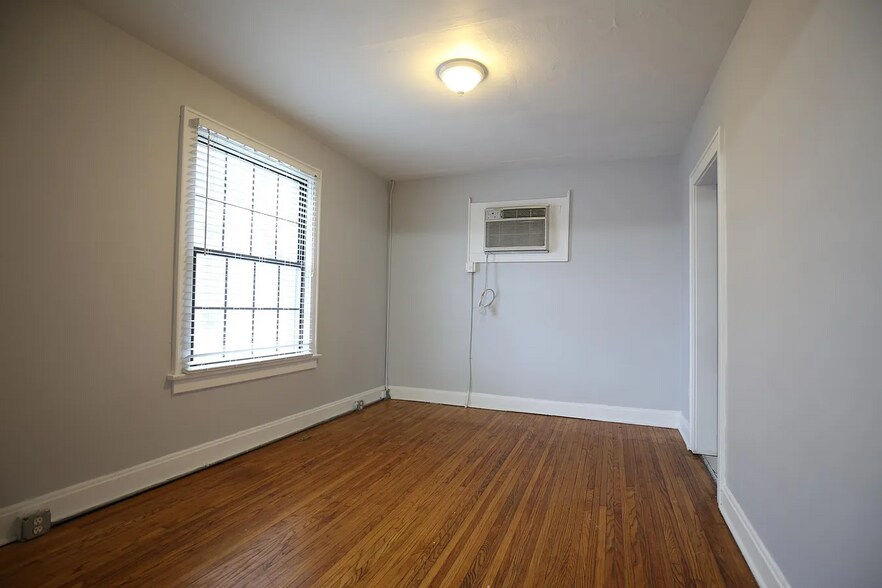 More Photos Of 2546 Neil Ave, Columbus Multifamily For Sale