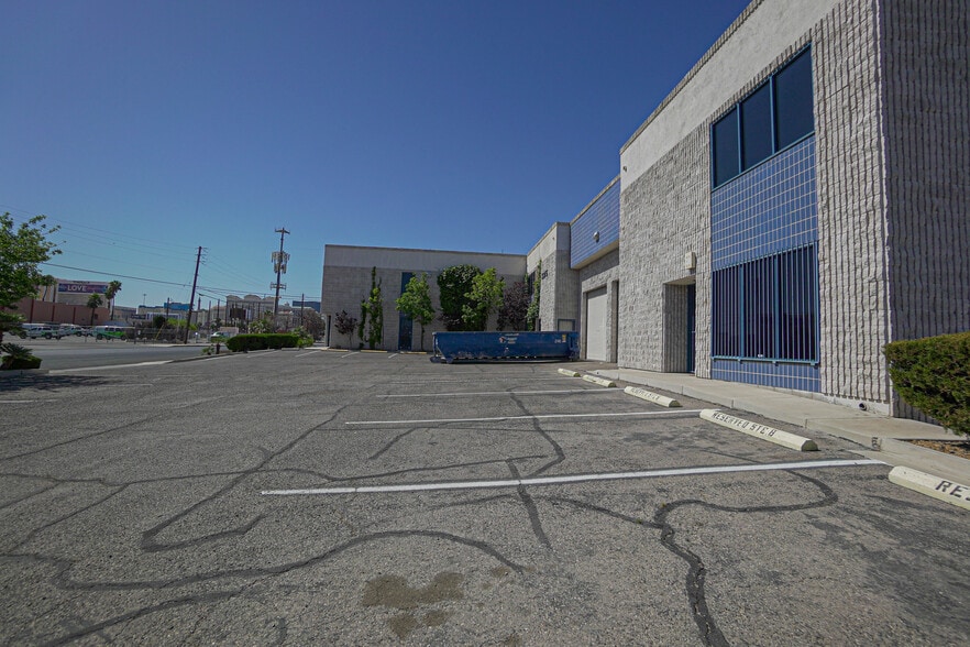 More Photos Of 3375 Aldebaran Ave, Las Vegas Warehouse For Sale