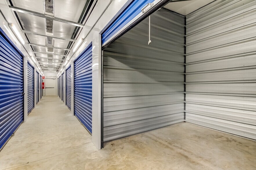 More Photos Of 921 E Norvell Bryant Hwy, Hernando Self Storage For Sale