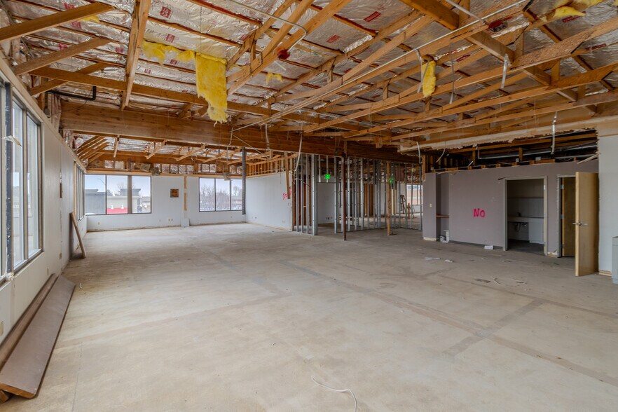 More Photos Of 2810 W Clearwater Rd, Kennewick Office For Sale