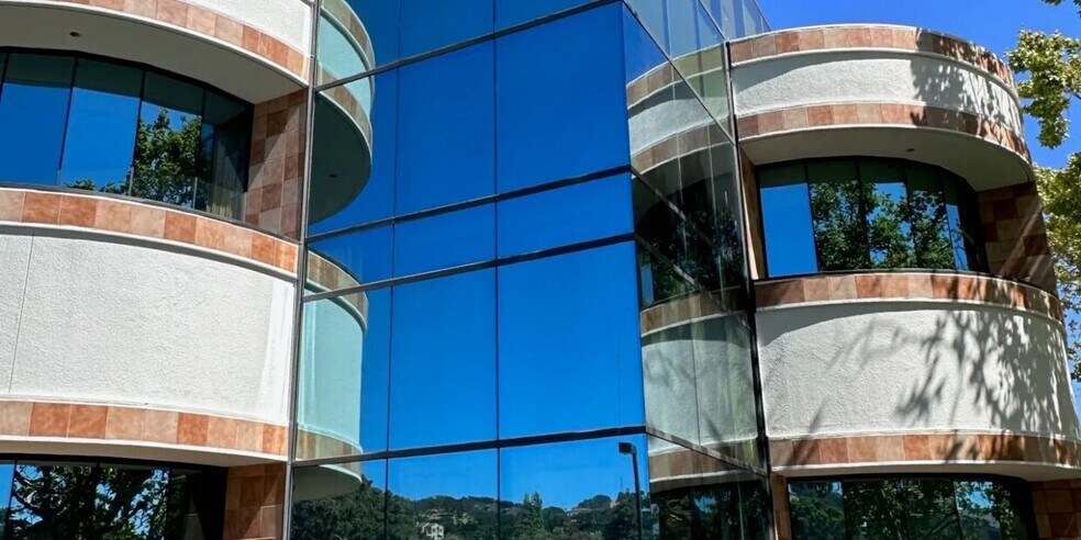 More Photos Of 220 Campus Ln, Fairfield Medical For Lease