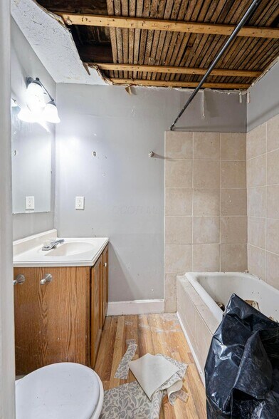 More Photos Of 1657 Sullivant Ave, Columbus Apartments For Sale