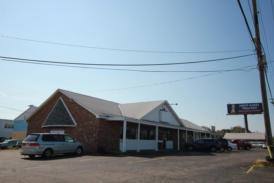 More Photos Of 3003 Harrisburg Rd NE, Canton Warehouse For Sale