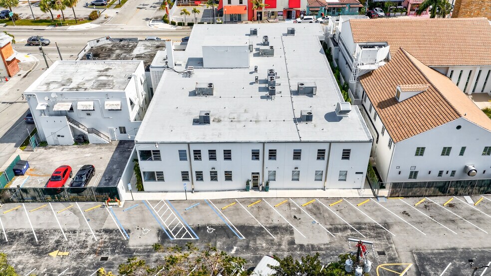More Photos Of 7630 Biscayne Blvd, Miami Office For Lease