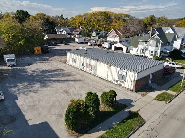 More Photos Of 1509-1527 S 84th St, Milwaukee Light Distribution For Sale