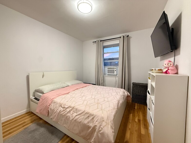 More Photos Of 1846 College Point Blvd, College Point Storefront Retail Residential For Sale