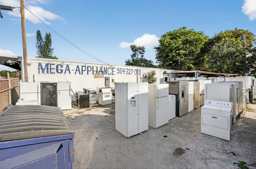More Photos Of 3928 SW 12th Ct, Fort Lauderdale Manufacturing For Sale