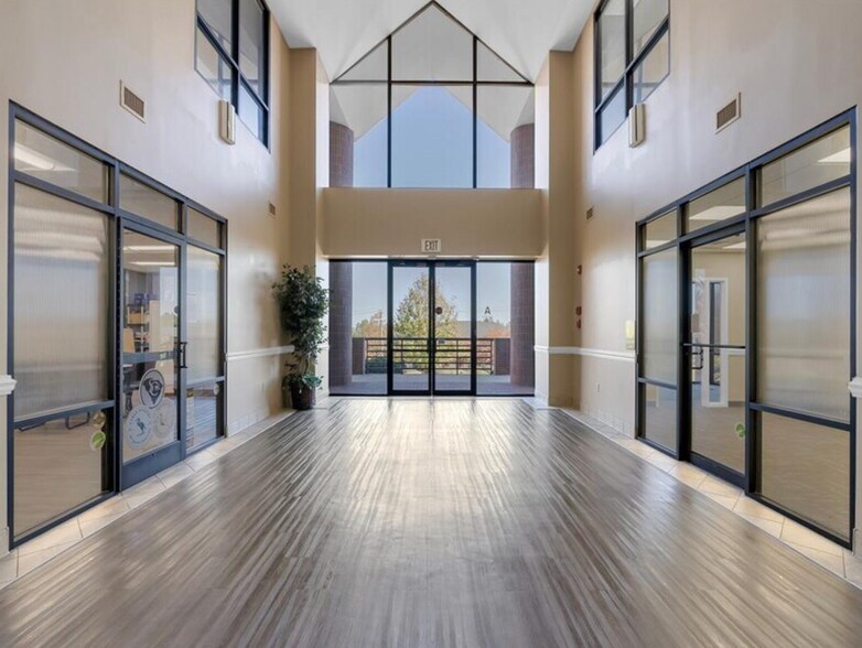 More Photos Of 330 Pelham Rd, Greenville Medical For Lease