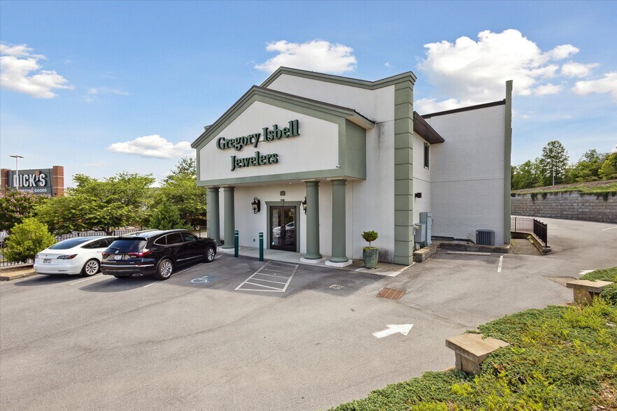 More Photos Of 2111 W Mountcastle Dr, Johnson City General Retail For Sale