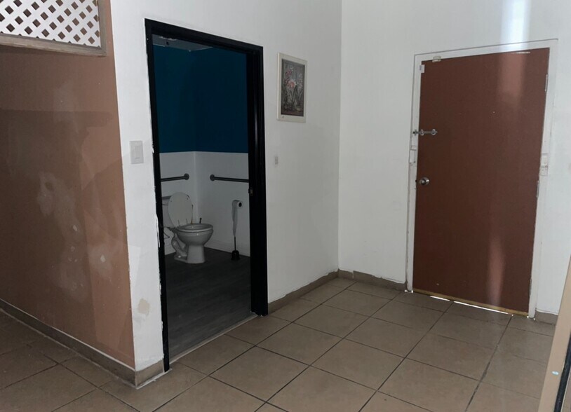 More Photos Of 1305 Vegas Valley Dr, Las Vegas Unknown For Lease