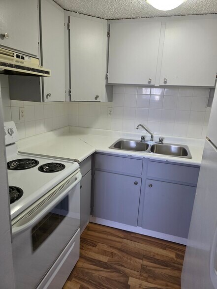 More Photos Of 4503 73rd St NW, Calgary Apartments For Sale