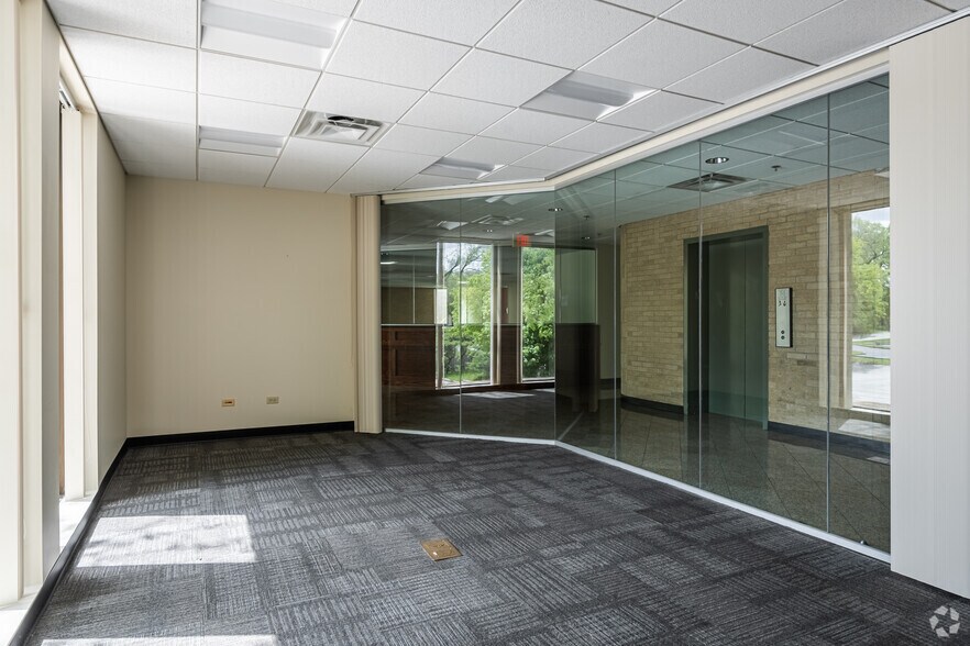 More Photos Of 17926 S Halsted St, Homewood Office For Sale