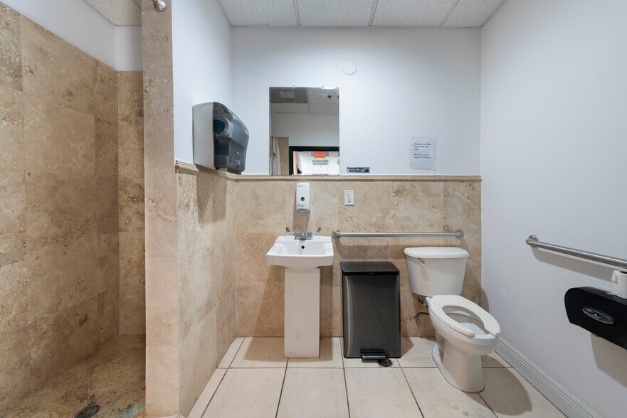 More Photos Of 6141 Sunset Dr, South Miami Medical For Lease