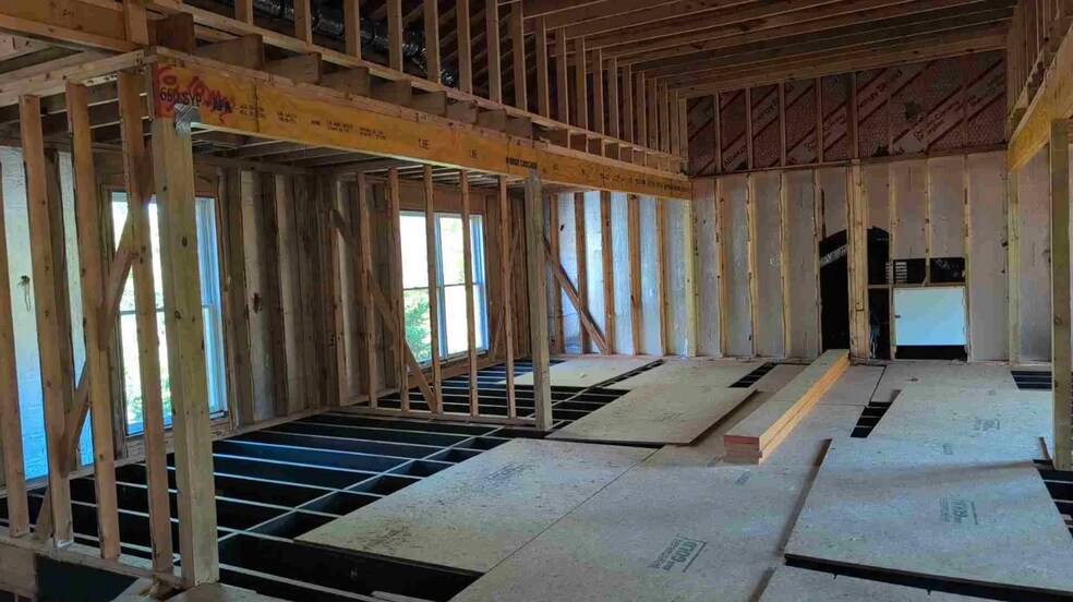 More Photos Of 31 N Main St, Alpharetta Office For Sale