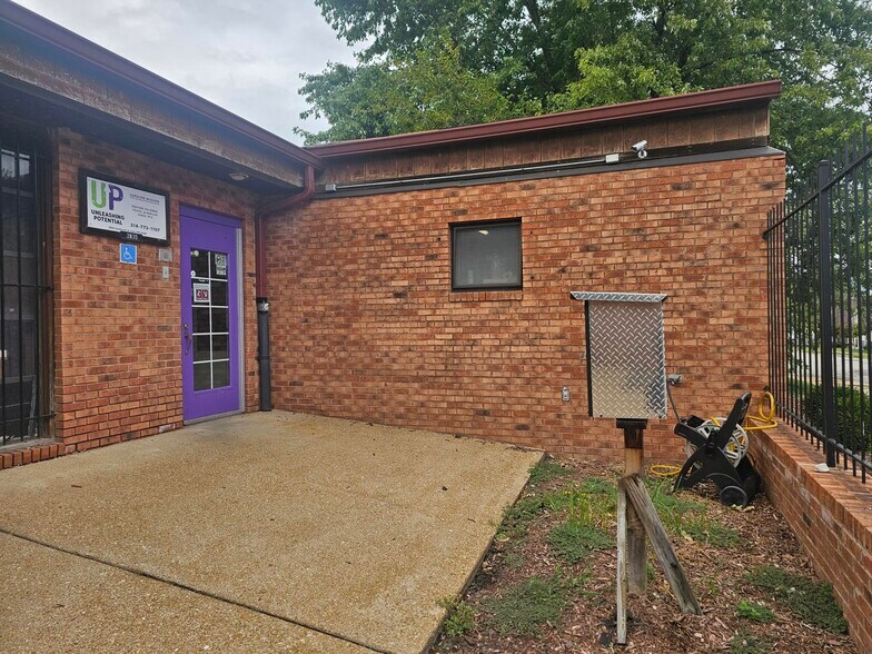 More Photos Of 2800 Caroline St, Saint Louis Specialty For Sale