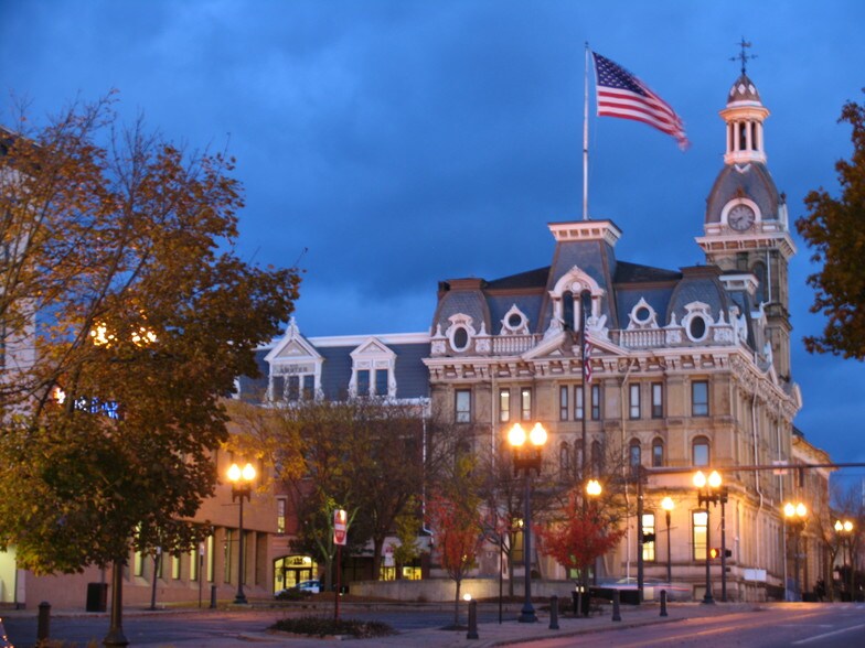 More Photos Of 144-156 E Liberty St, Wooster Storefront Retail Office For Lease