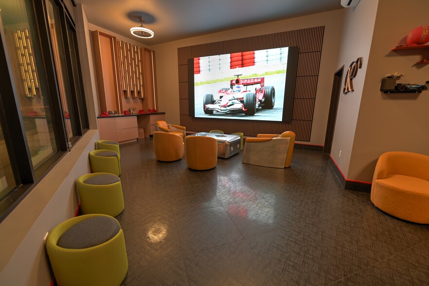 More Photos Of 2865 Foothill Blvd, La Crescenta Storefront Retail Office For Lease