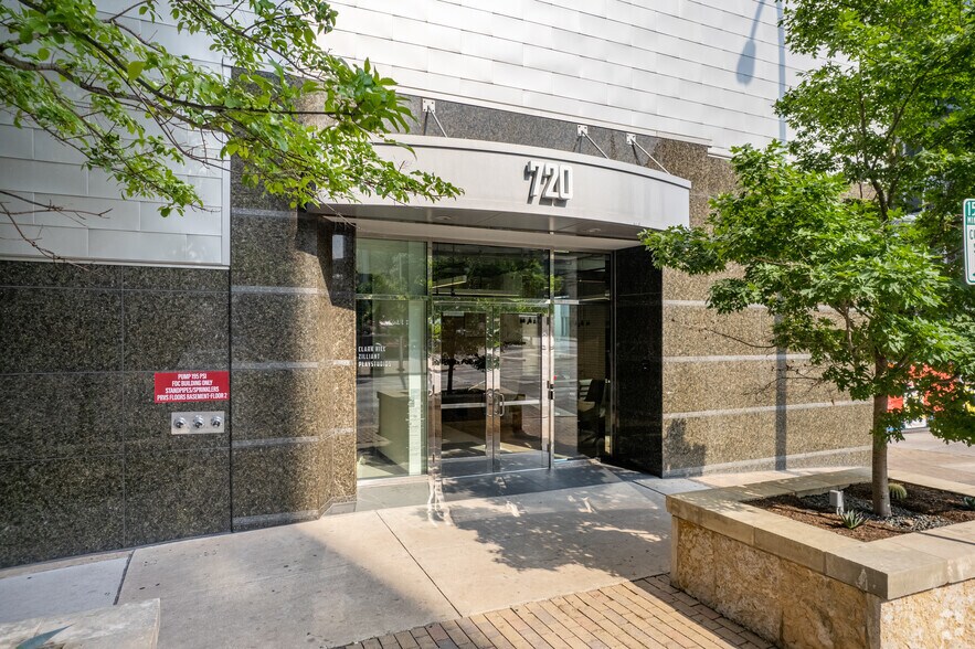 More Photos Of 720 Brazos St, Austin Office For Lease