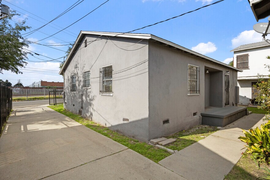 More Photos Of 11008 Willowbrook Ave, Los Angeles Multifamily For Sale