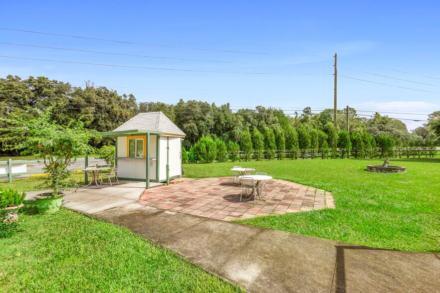 More Photos Of 4630 US Highway 17, De Leon Springs Restaurant For Sale