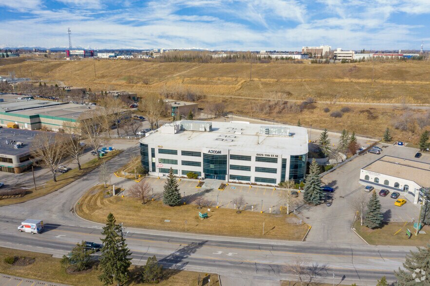 More Photos Of 6025 11th St SE, Calgary Office For Lease