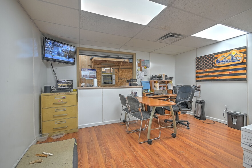 More Photos Of 2905 Cherokee Park Rd, Morristown Auto Dealership For Sale