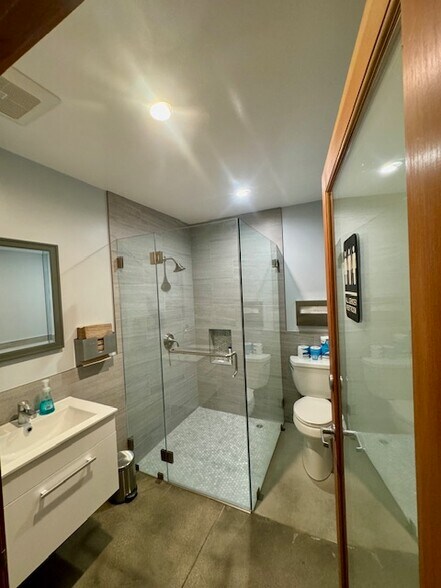 More Photos Of 1648 10th St, Santa Monica Loft Creative Space For Sale