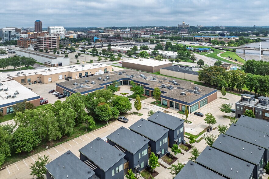 More Photos Of 535 SW 7th St, Des Moines Flex For Sale