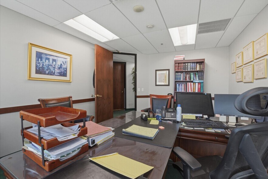 More Photos Of 3033 N Central Ave, Phoenix Loft Creative Space For Sale