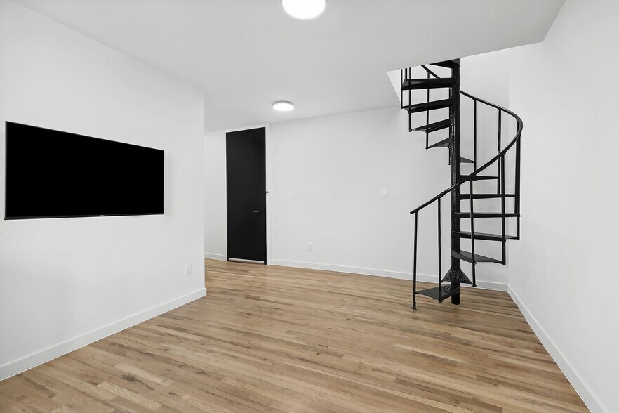 More Photos Of 212 Eighth Ave, New York Apartments For Sale