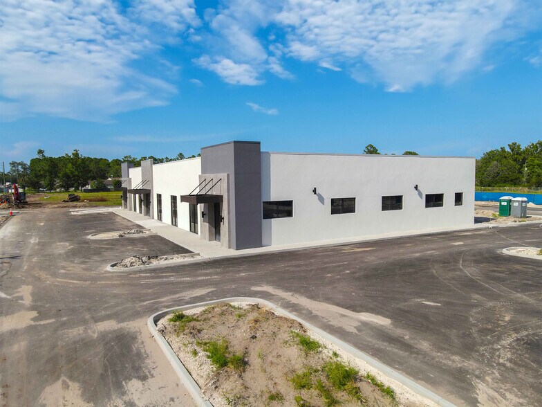 More Photos Of Main St, Jacksonville Unknown For Lease