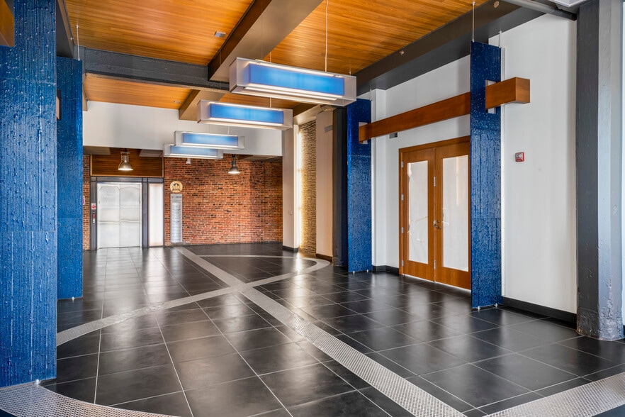 More Photos Of 180 W Ostend St, Baltimore Office For Lease