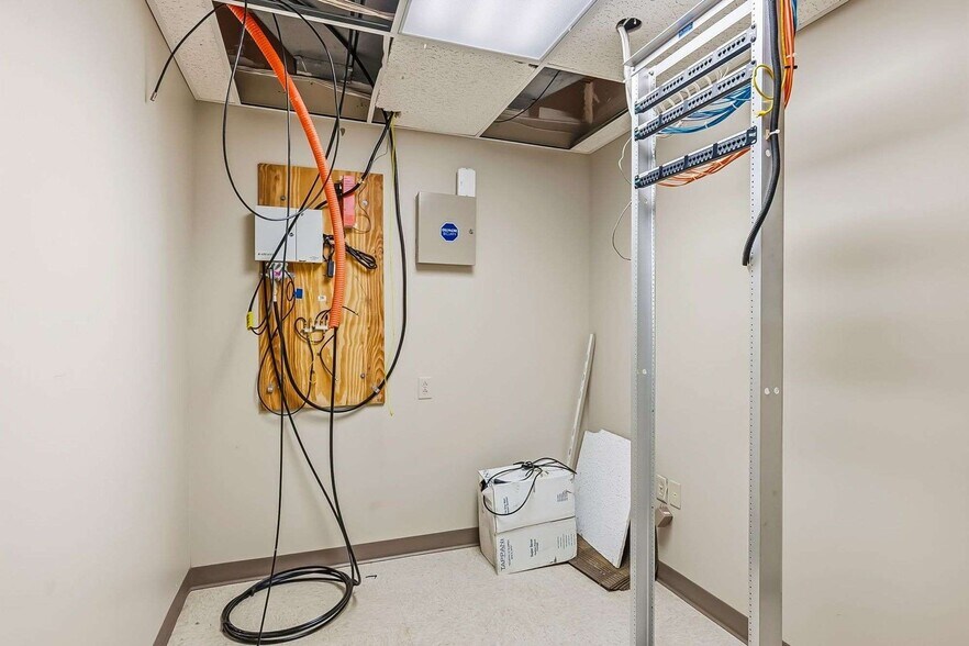 More Photos Of 412 E River St, Elyria Office For Sale