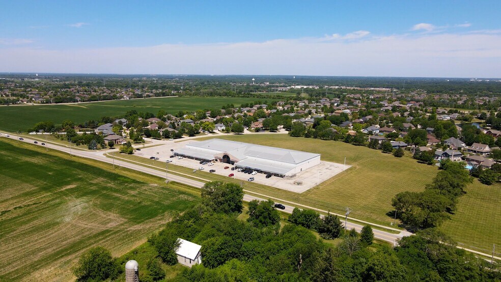 More Photos Of 10850 W Laraway Rd, Frankfort General Retail For Lease