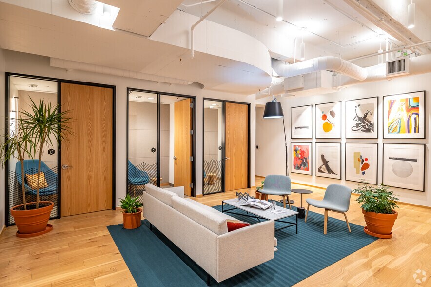 More Photos Of 15305 N Dallas Pky, Addison Coworking Space