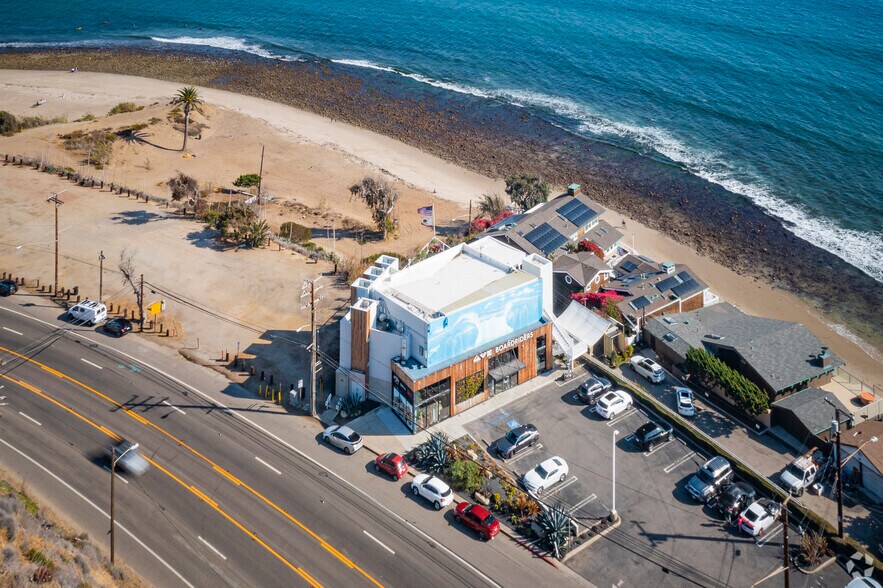 More Photos Of 18820 Pacific Coast Hwy, Malibu Storefront Retail Office For Lease