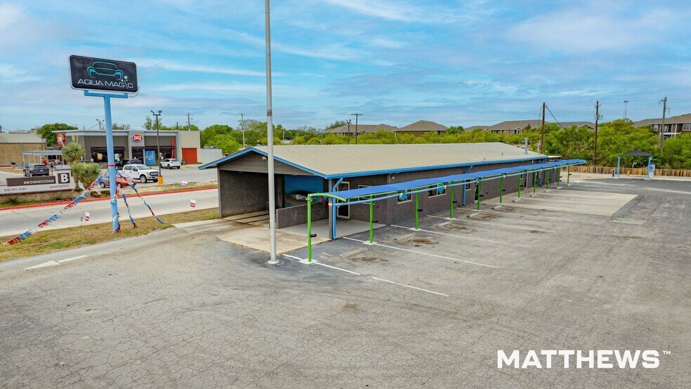 Primary Photo Of 2226 E Main St, Uvalde Carwash For Sale